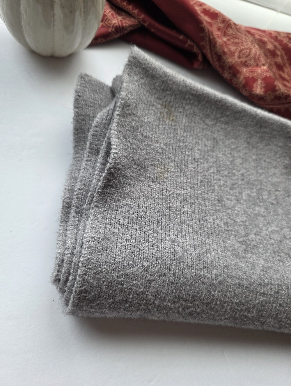 Westloop Gray Scarf - Picture 6 of 7
